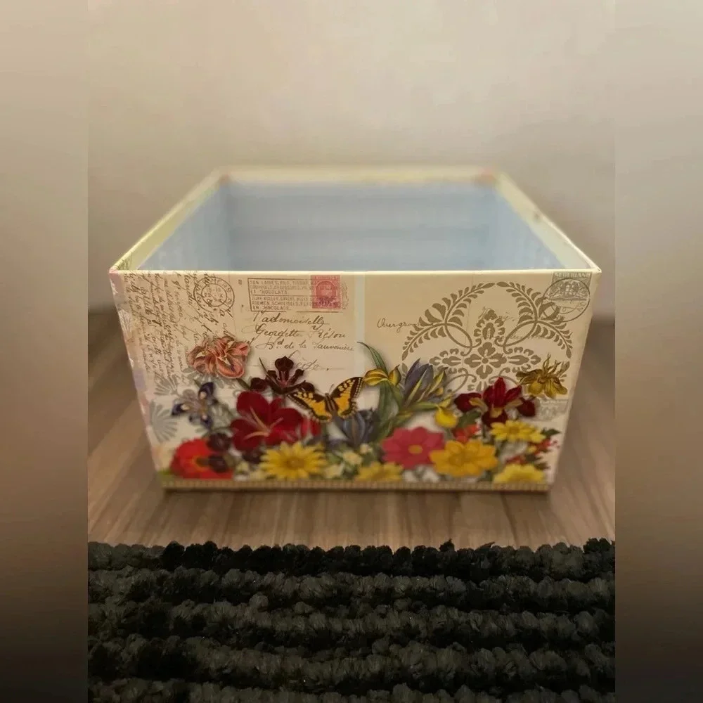 Punch studio floral gift box with lid